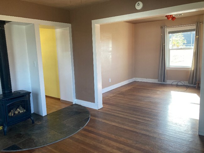 Foto del edificio - 1835 Albee St