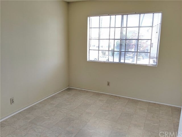 Building Photo - 115 N Primrose Ave