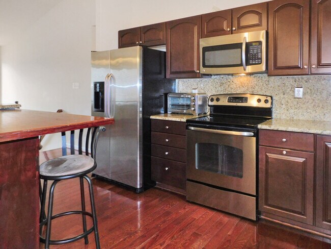 Foto del edificio - 3 bedroom single family on a half acre