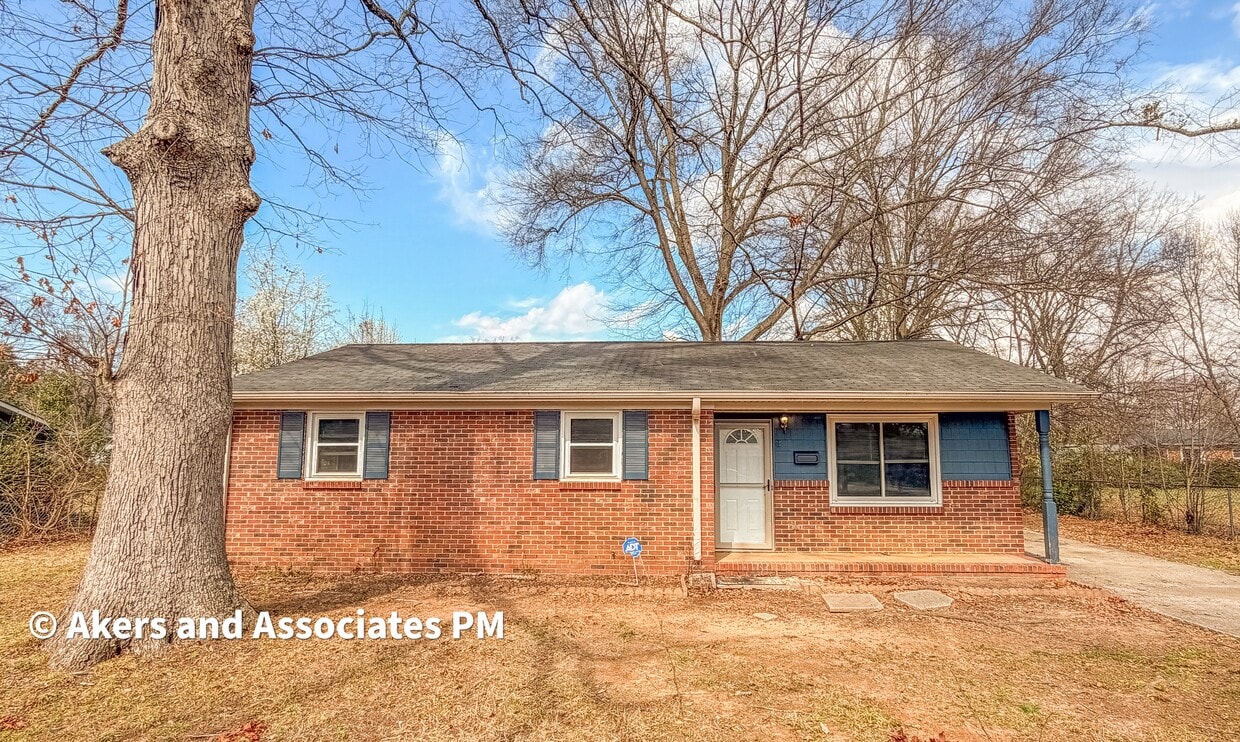 Photo - 3 Prestbury Dr (Greenville, SC)