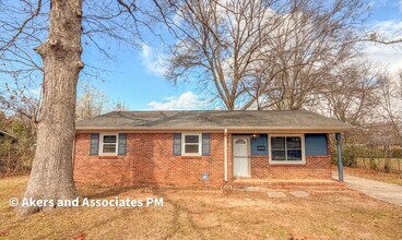 Building Photo - 3 Prestbury Dr