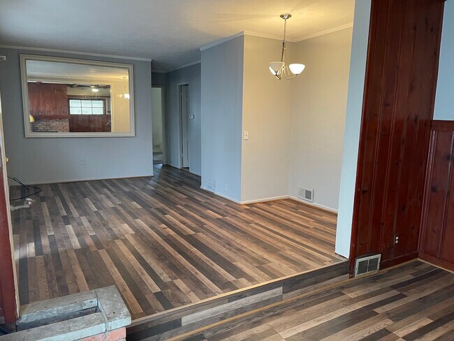 Building Photo - 5035 Wissman Rd