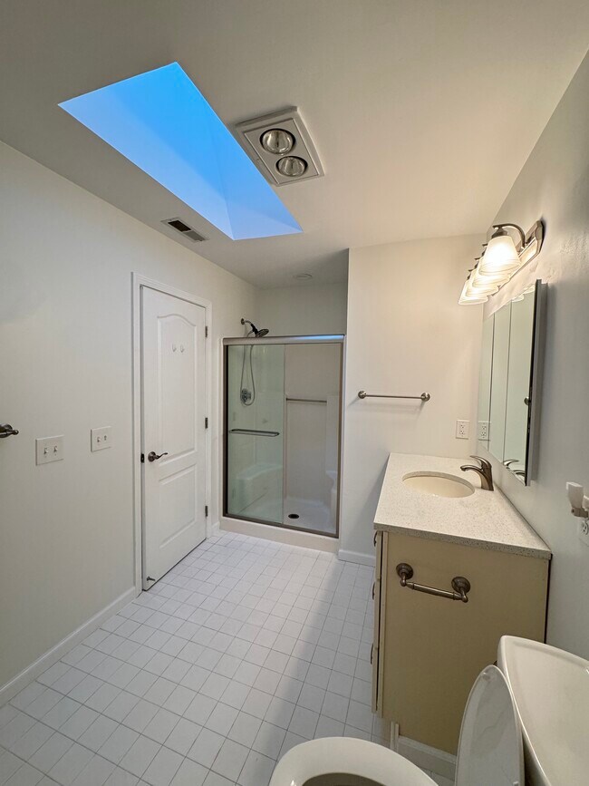 Building Photo - 405 Pitkin Hollow