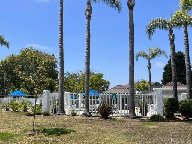 Foto del edificio - 830 Mistletoe Ln
