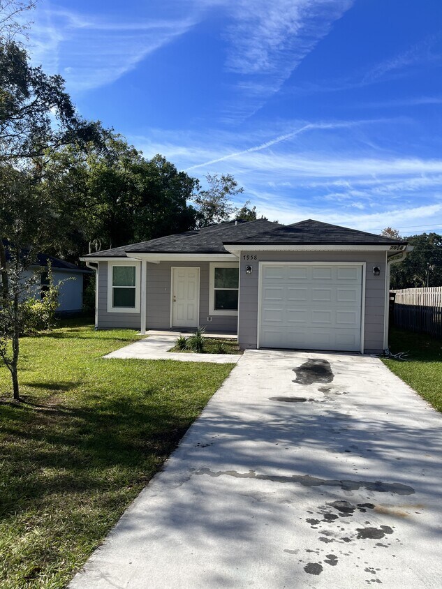 Foto principal - 7958 Dekle Ave