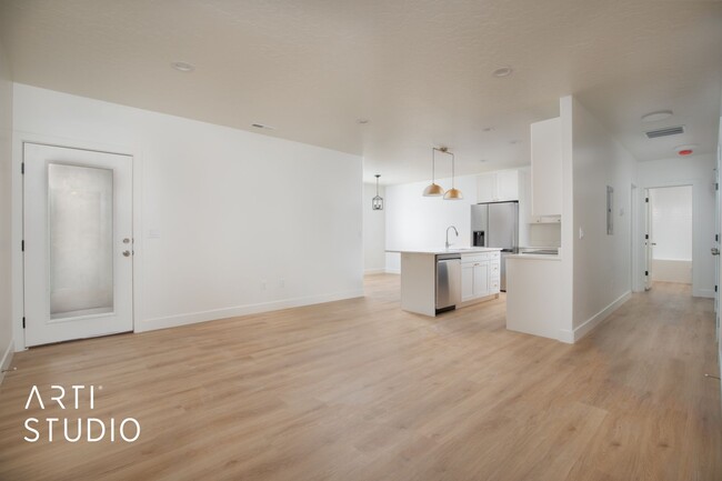 Foto del edificio - BRAND NEW Orem Basement Apartment