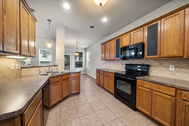 Foto del edificio - 24247 Mountain Bend