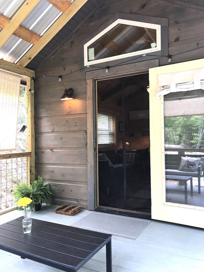 Building Photo - 1566 Old Mill Rd