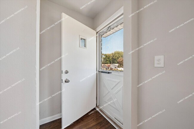 Building Photo - Charming 2-Bedroom Ranch in Taylor for Rent!