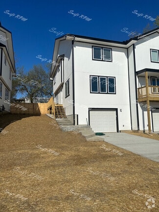 Building Photo - 705 N 2nd St