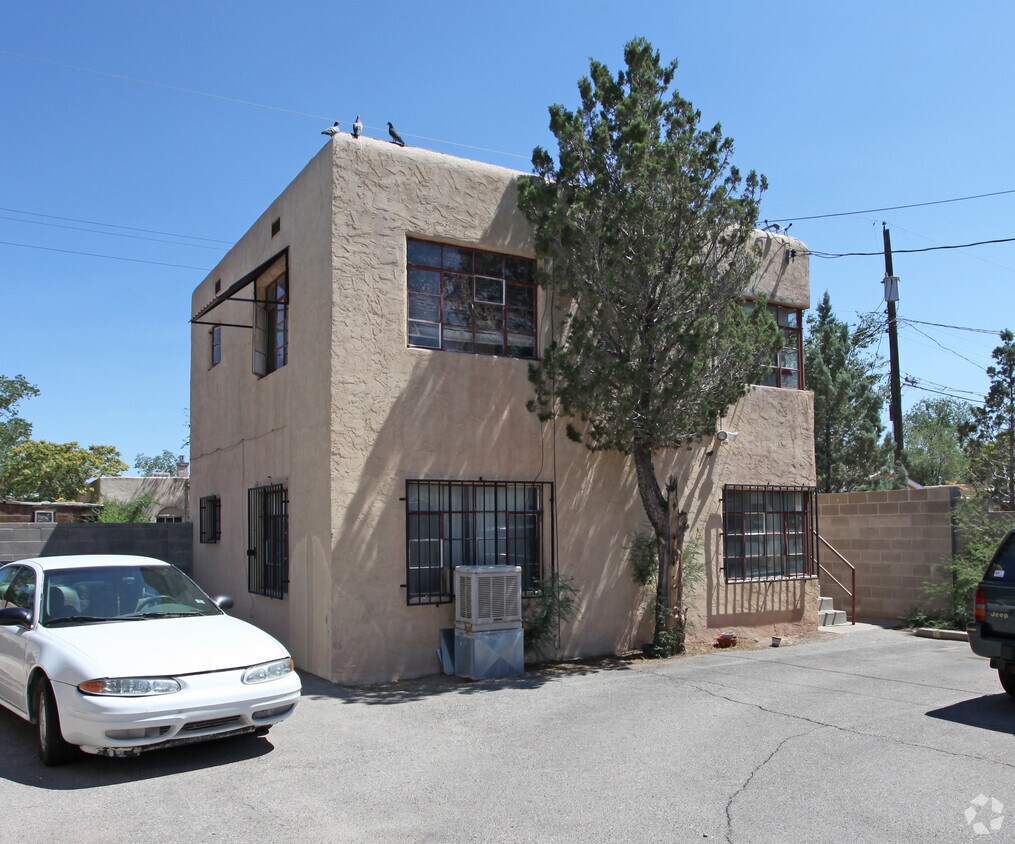 Building Photo - 2103 Eton Ave SE