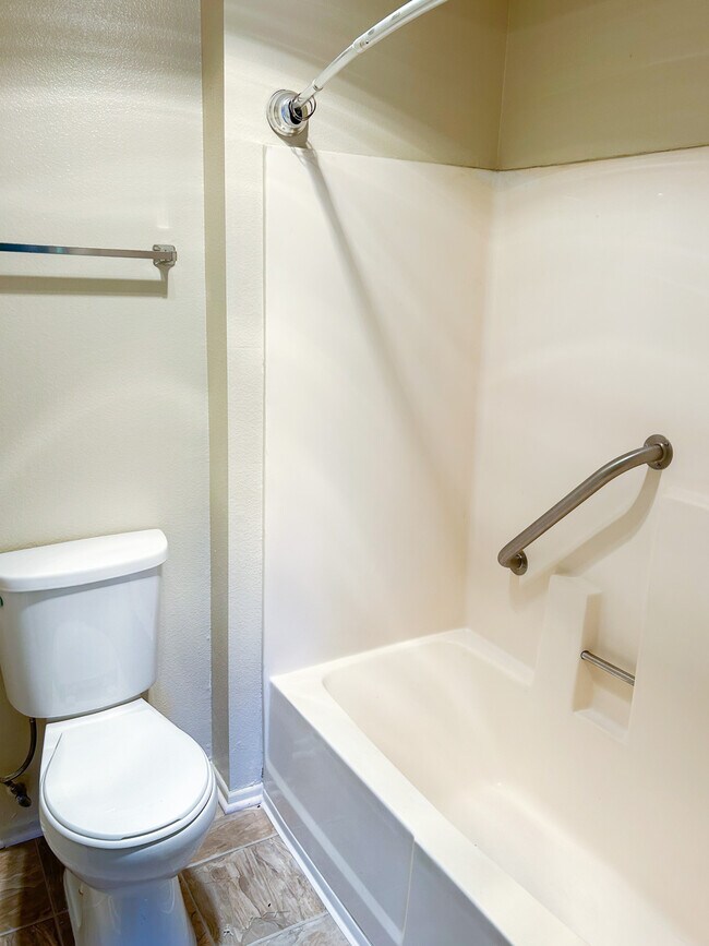 1 dormitorio, 1 baño - 650 pies cuadrados - Twin Oaks - 65+ Senior Apartments