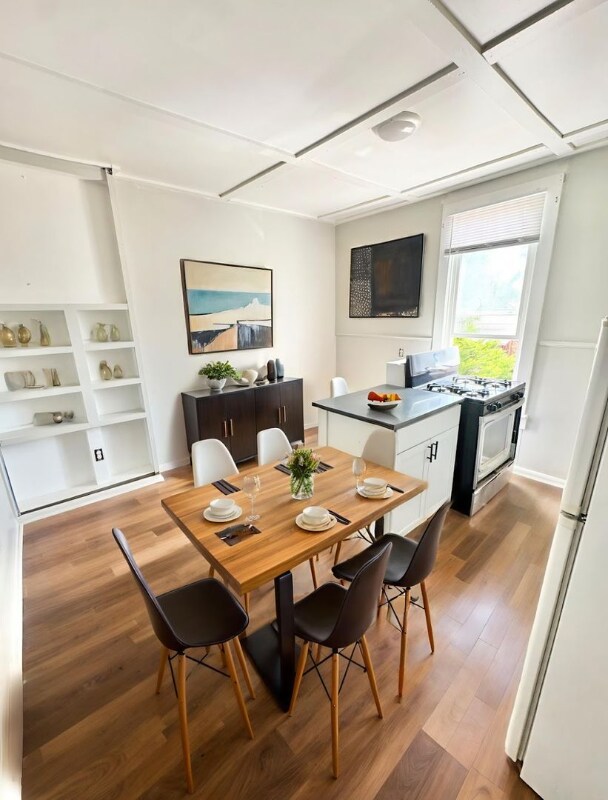 Building Photo - 1230 E Evans Ave