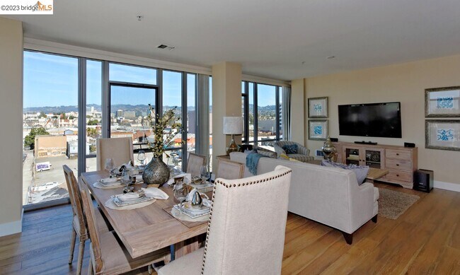 Foto del edificio - 438 W Grand Ave