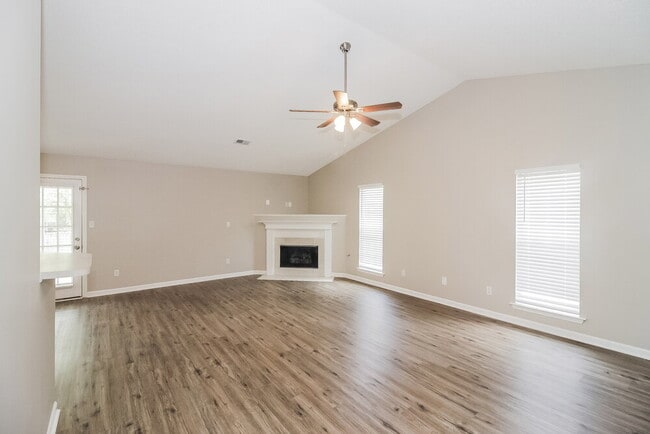 Building Photo - 6465 White Hawk Ln