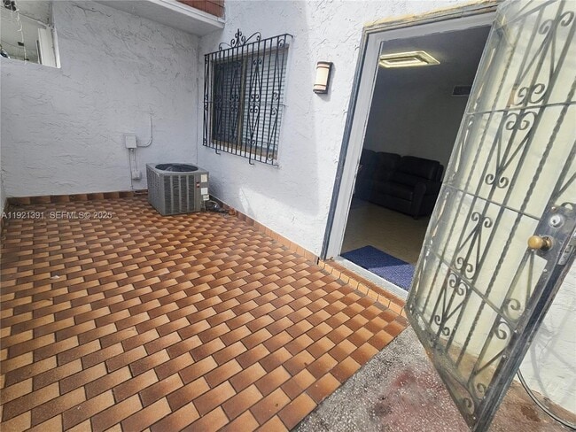 Foto del edificio - 10700 NW 7th St