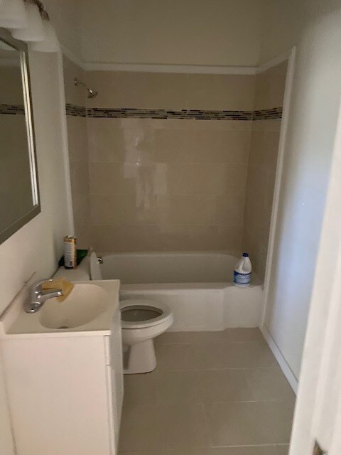 Building Photo - 3926 Winnebago St