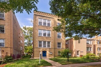 Building Photo - 1631 Monroe St