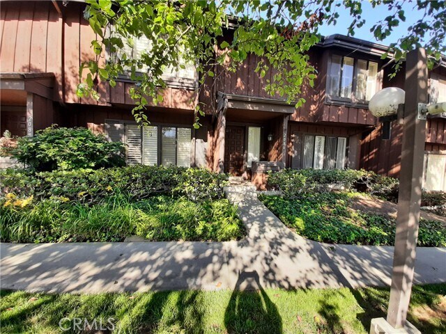 Primary Photo - 2086 Mt Shasta Dr