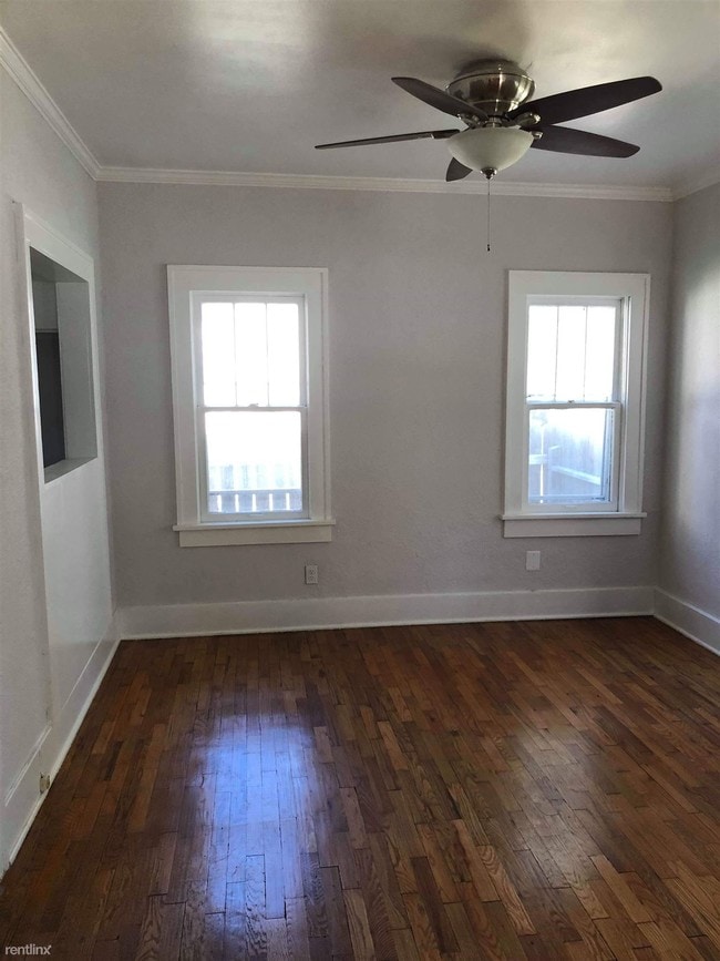 Building Photo - 2 br, 1 bath House - 547 N Belmont Ave