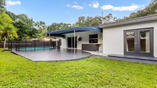 Foto del edificio - 740 Beachwood Ln