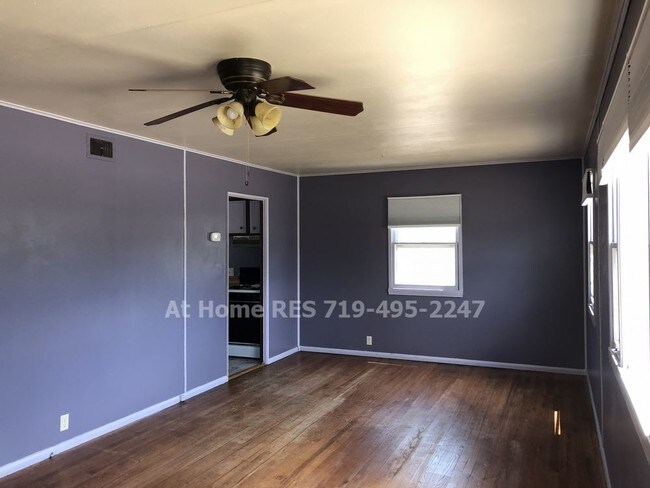 Building Photo - 528 E Cheyenne Rd Colorado Springs CO 80905