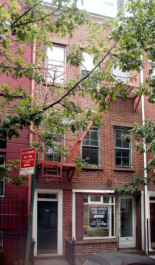 Vista alternativa del edificio - 655 Washington St