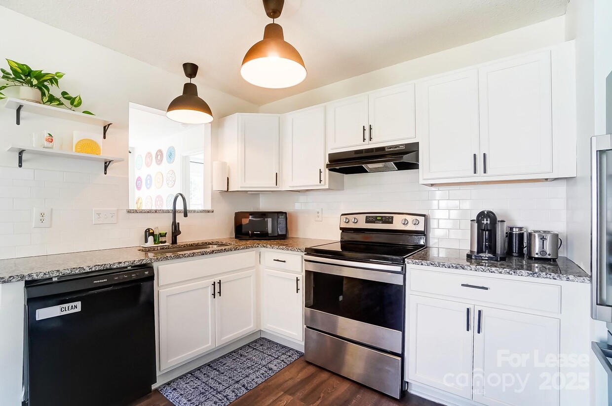 Foto principal - 8507 Sunflower Rd