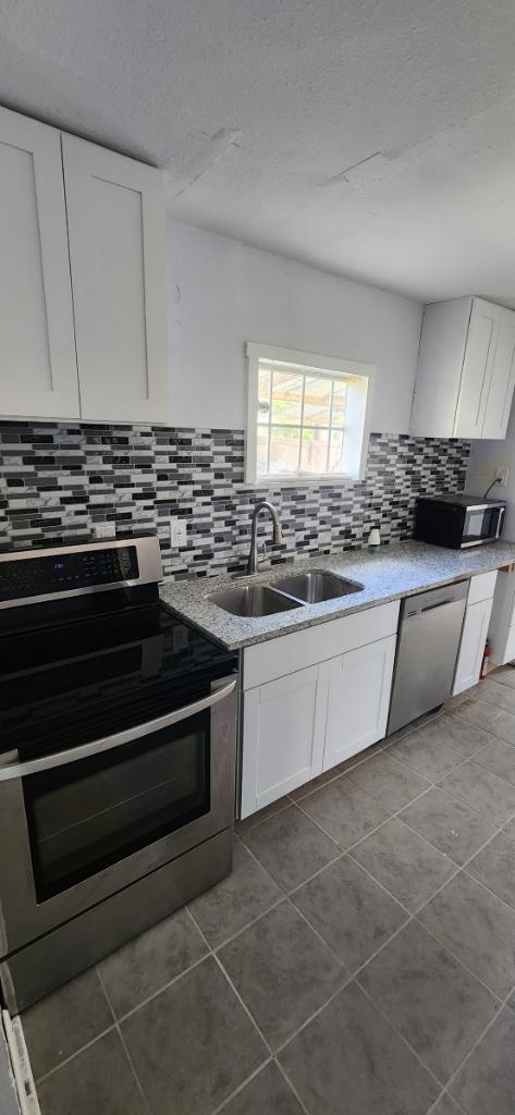 Foto del edificio - 971 Chalmers Ave