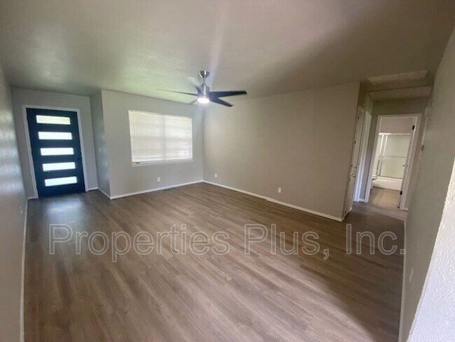 Foto del edificio - 11930 E 37th St