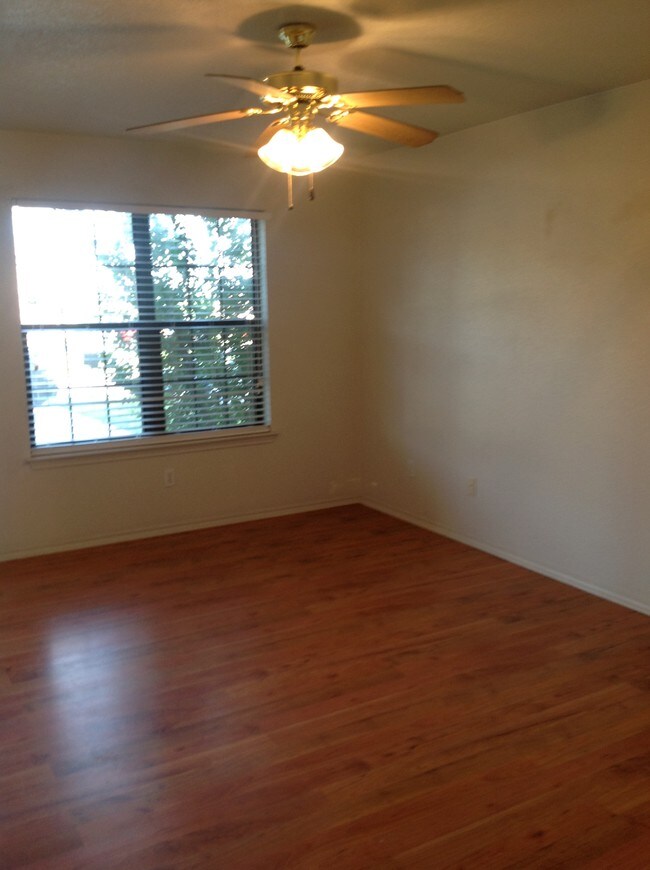 Building Photo - 1612 Aztec Trace - D