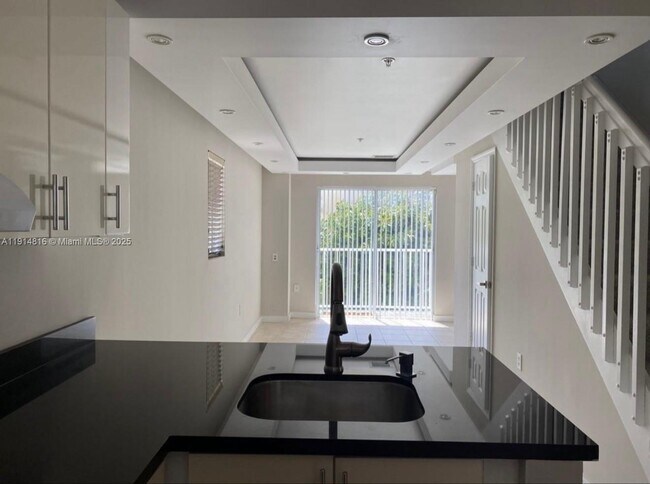 Foto del edificio - 821 SW 2nd St