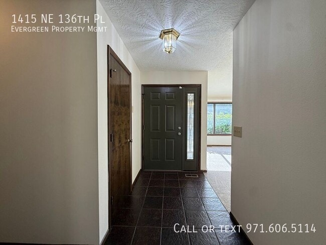Building Photo - 1415 NE 136th Pl