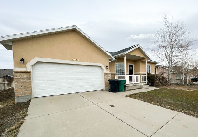 Building Photo - Gorgeous Home in West Jordan