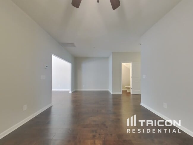 Building Photo - 205 Ashmere Ct