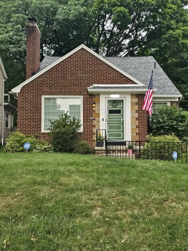 Building Photo - 2659 Northwood Ave