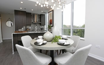 Building Photo - 720 N Hudson Ave