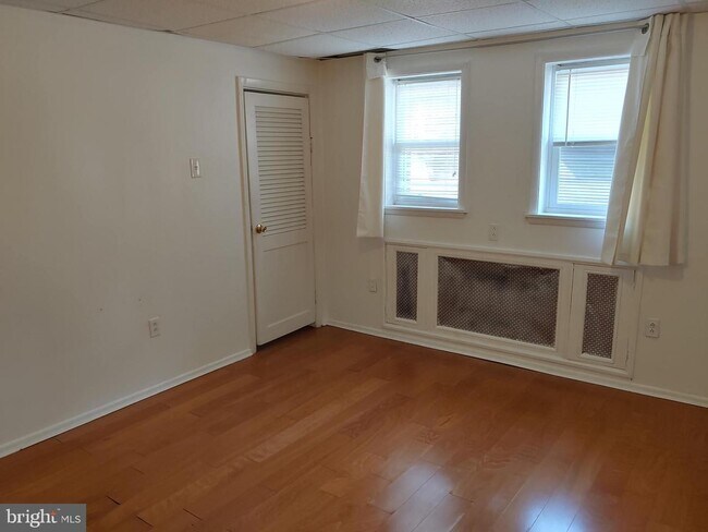 Building Photo - 1713 Wolf St