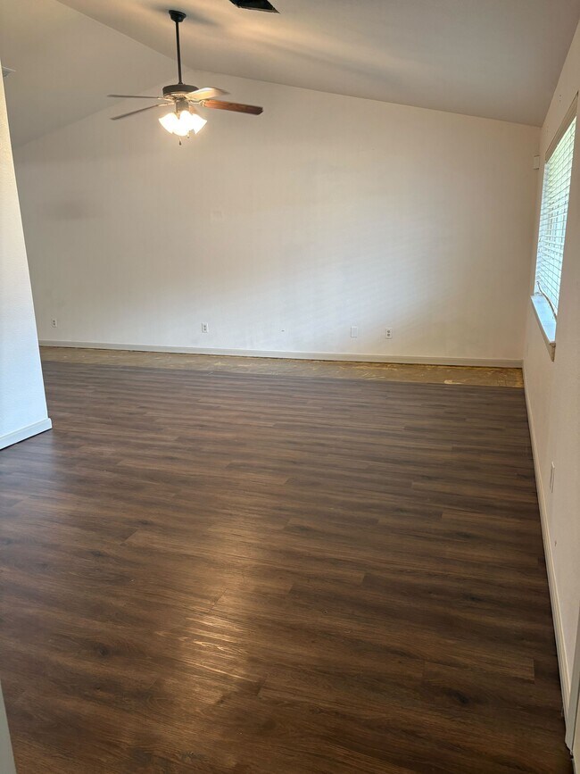 Foto del edificio - 1415 Owens St