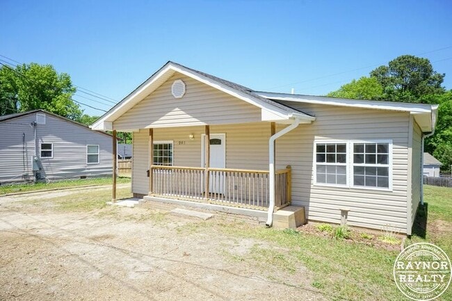 Building Photo - 201 Smith Dr