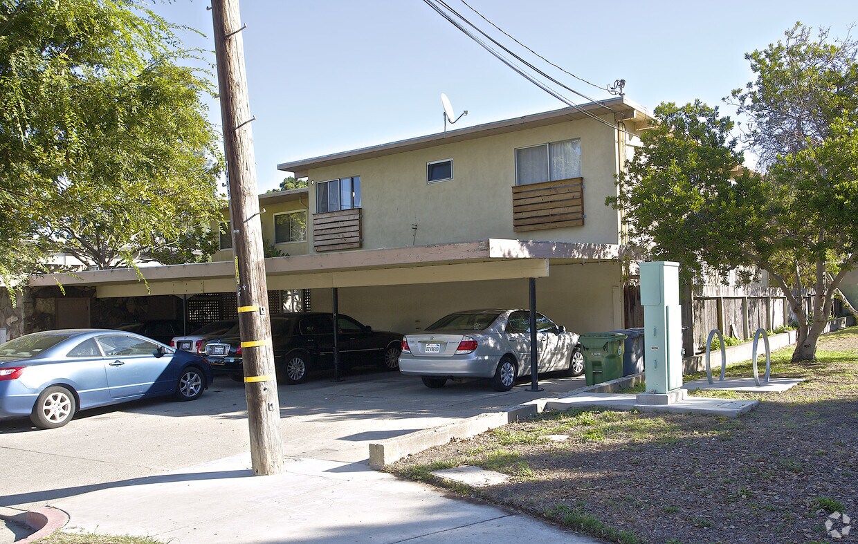 Building Photo - 3442 Santa Clara Ave