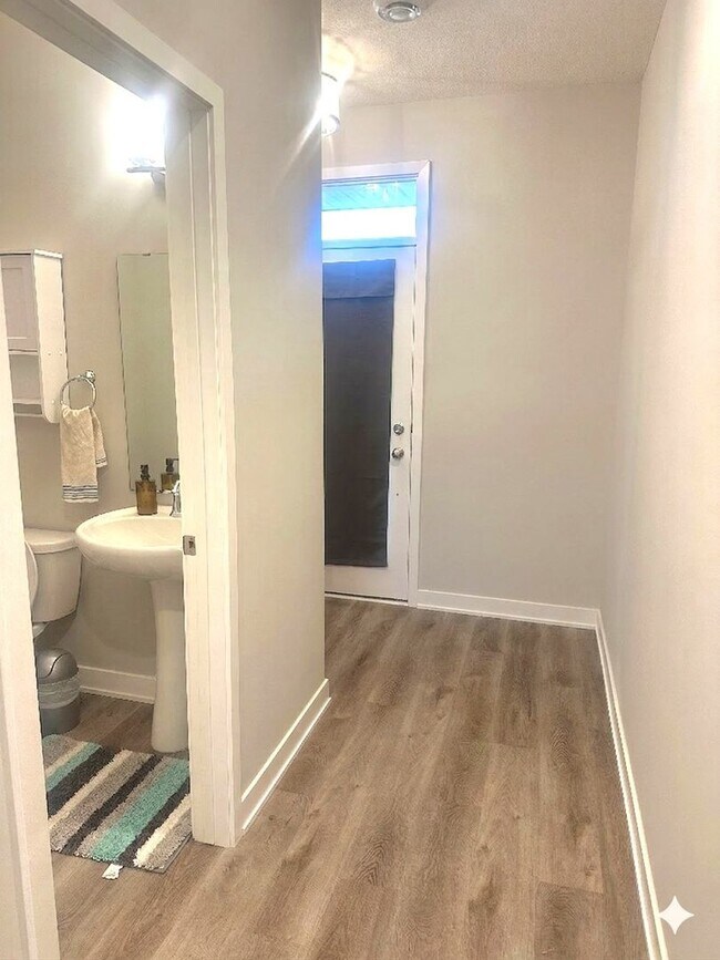 Building Photo - 7112 181st St W