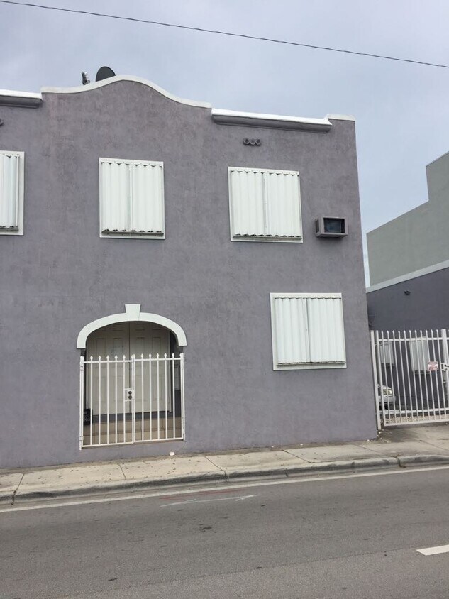 Building Photo - 3120 NW 22nd Ave