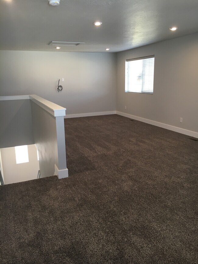 Loft Area, can be used as a 4th bedroom - 3224 W 2400 N