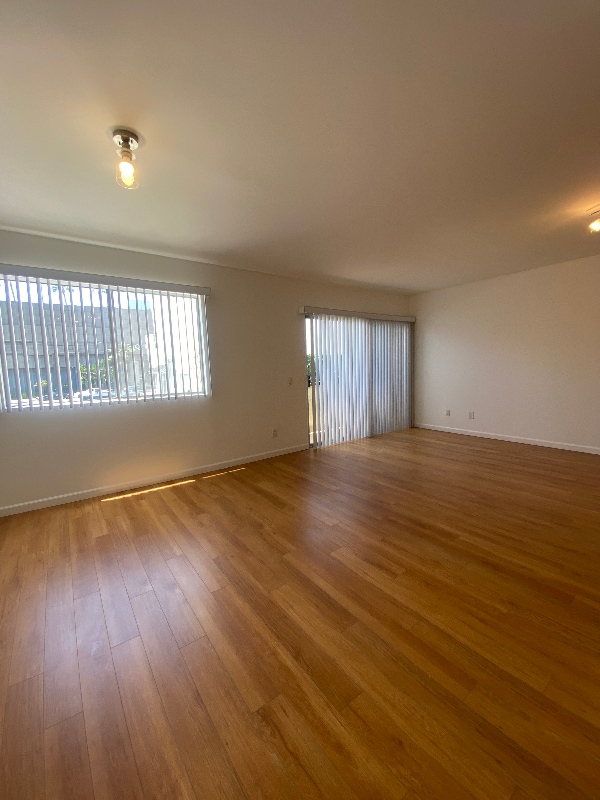 Foto del edificio - 1849 S Bentley Ave