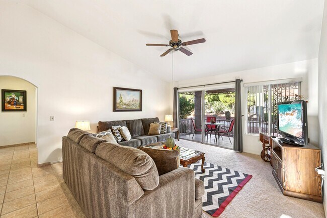 Building Photo - 3013 Sungold Dr