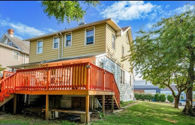 Building Photo - 117 Karrs Ln