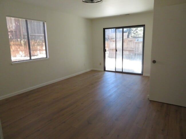 Building Photo - 3407 Mission Dr