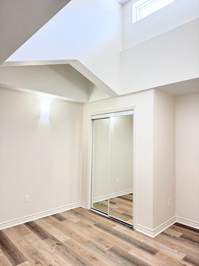 Photo du bâtiment - 323 2nd Ave N
