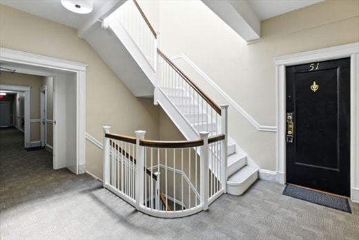 Pasillo exterior de la unidad - 70 Fenway